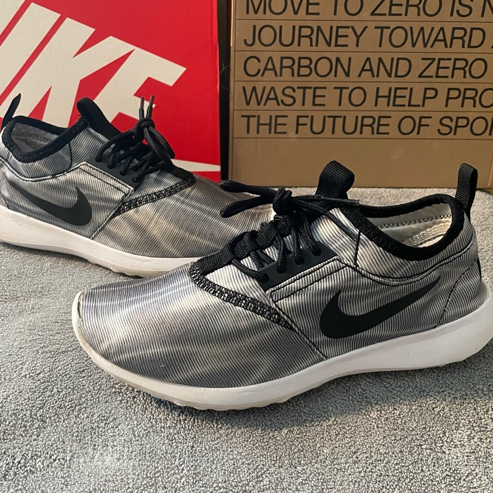 Nike Juvenate :: Women’s Size 7 :: Silver/Grey